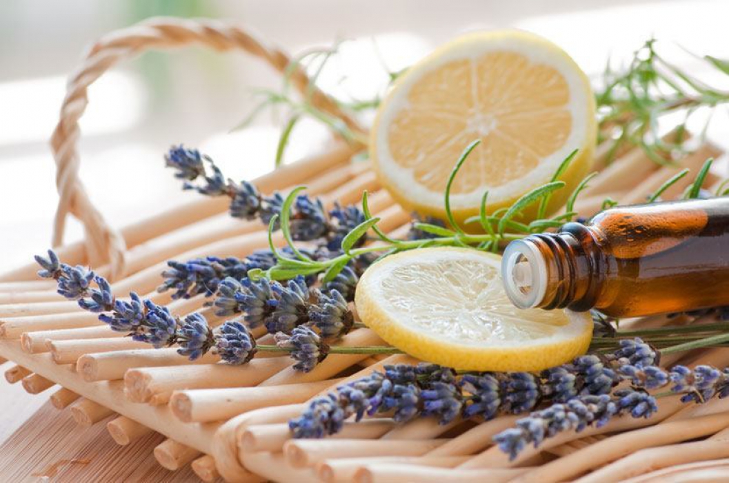 lemond lavendar and esential oil